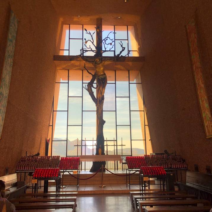 inside-holy-cross-chapel-jesus-on-cross-sedona-arizona